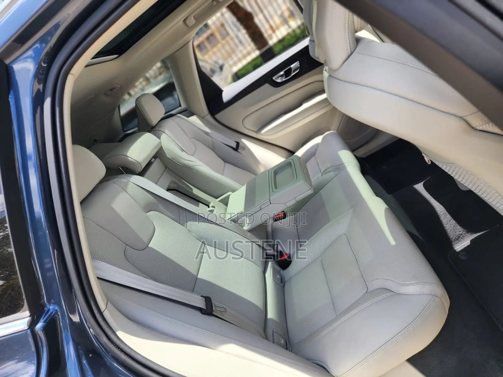 Volvo XC60 2019 Blue