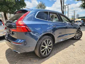 Volvo XC60 2019 Blue