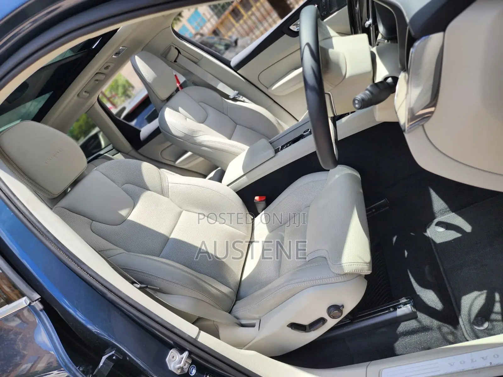 Volvo XC60 2019 Blue