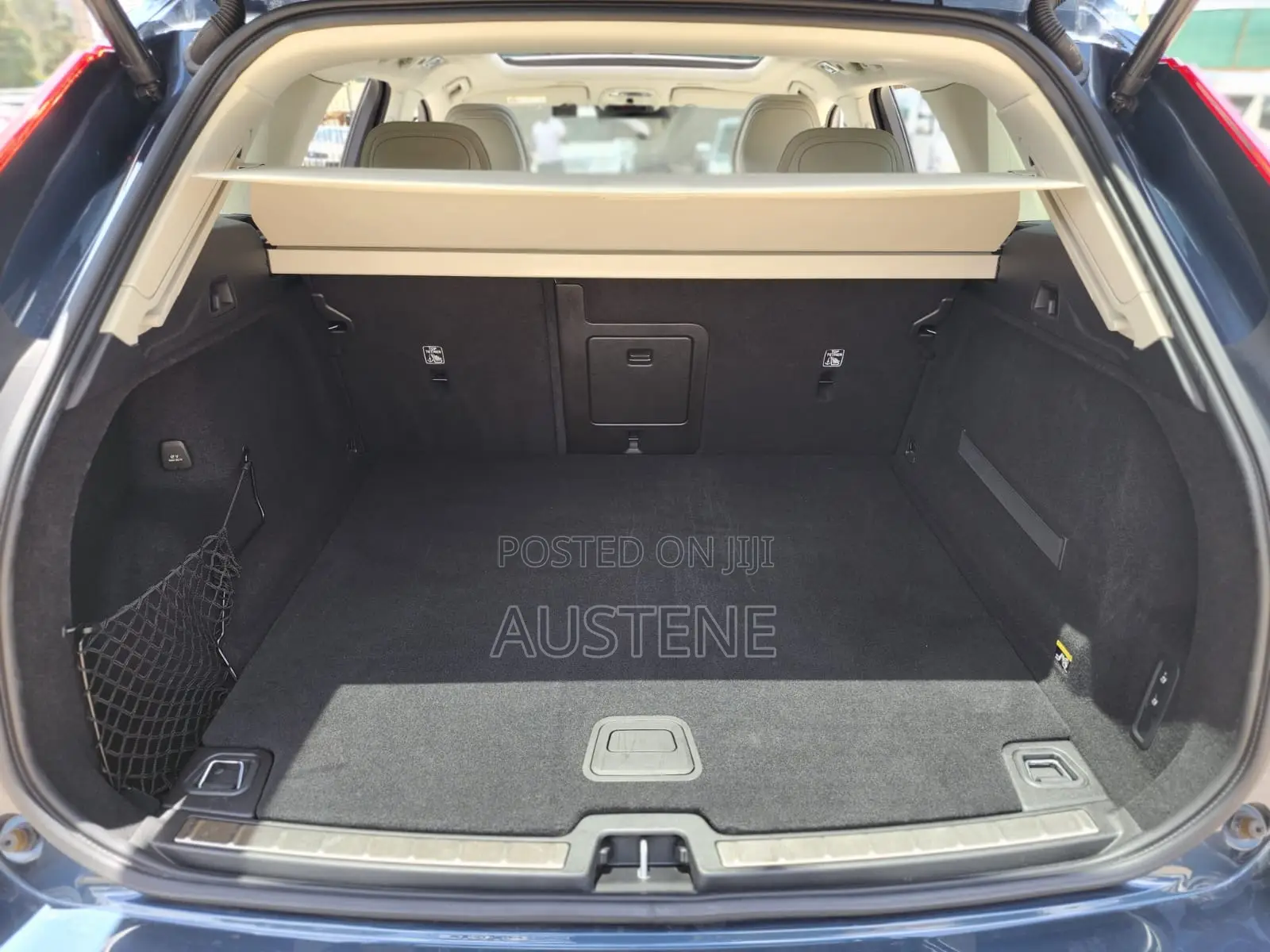 Volvo XC60 2019 Blue