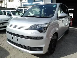 Toyota Spade 2018 Silver
