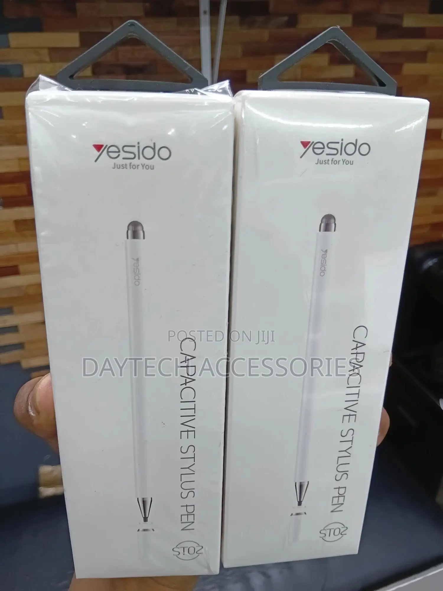 The Item Shown Is a Yesido St02 Passive Capacitor Stylus Pen.