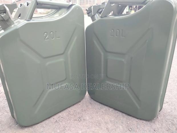 Modern Fuel Jerrycans/Gasoline Jerrycans - thumbnail 2