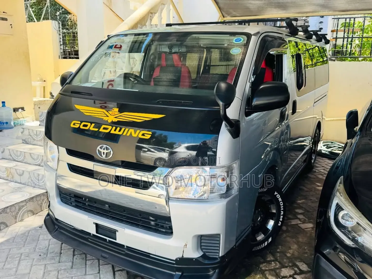 Toyota HiAce 2018 Silver