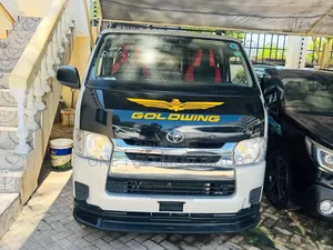 Toyota HiAce 2018 Silver