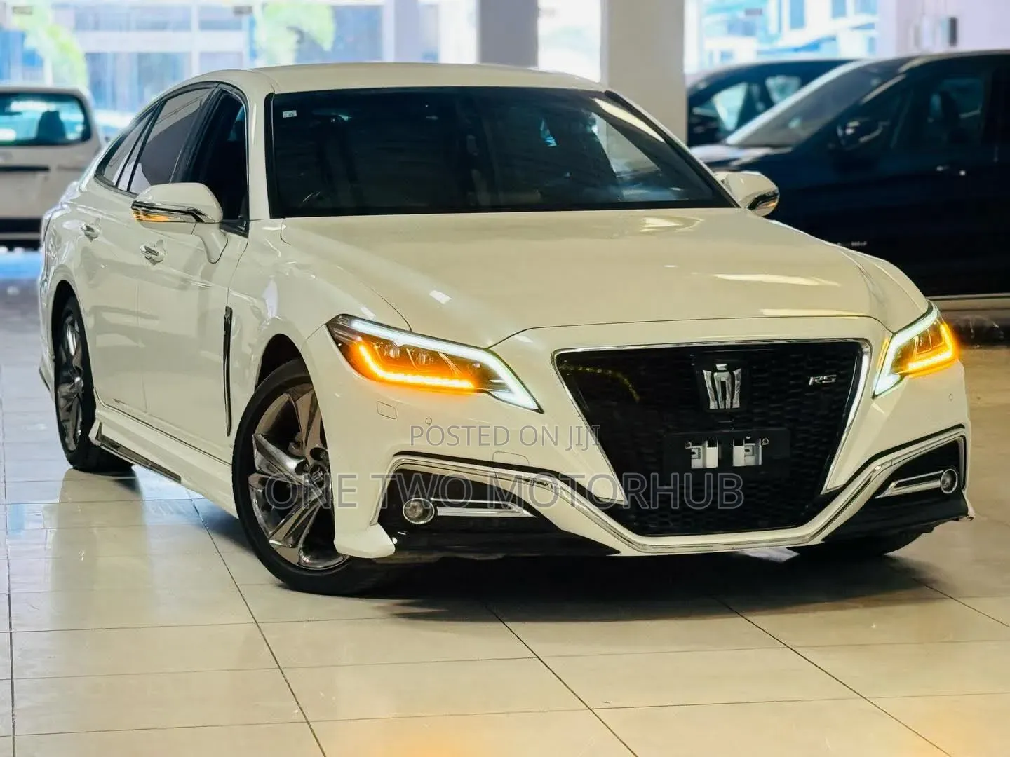 Toyota Crown 2018 White