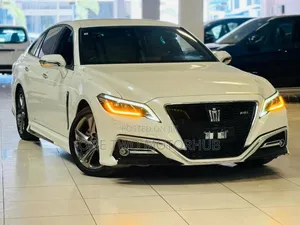 Toyota Crown 2018 White