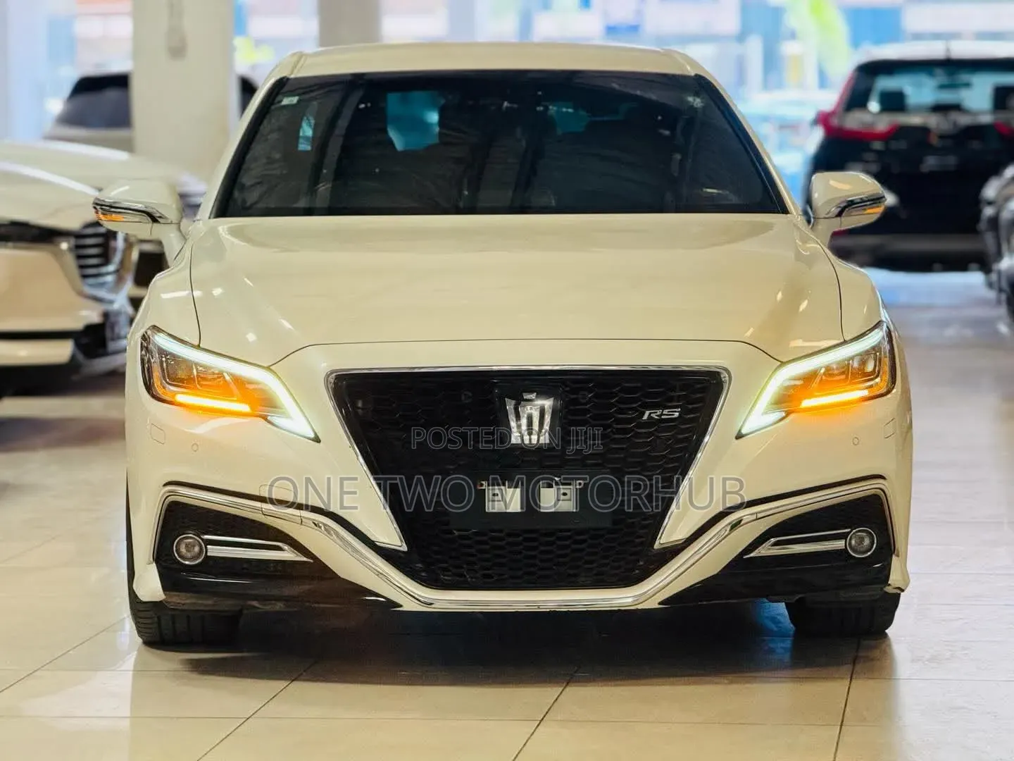 Toyota Crown 2018 White