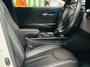 Toyota Crown 2018 White