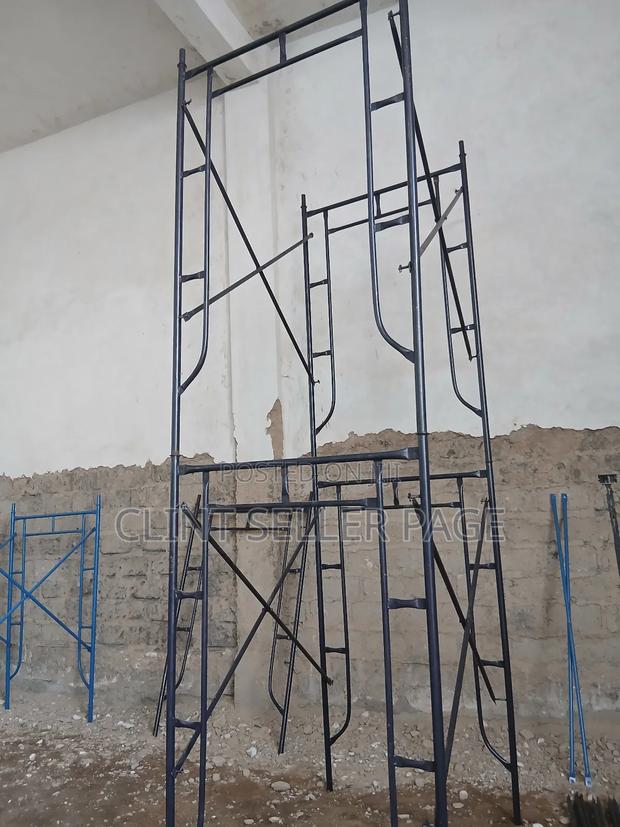 Integrated Scaffolding Ladders - thumbnail 3