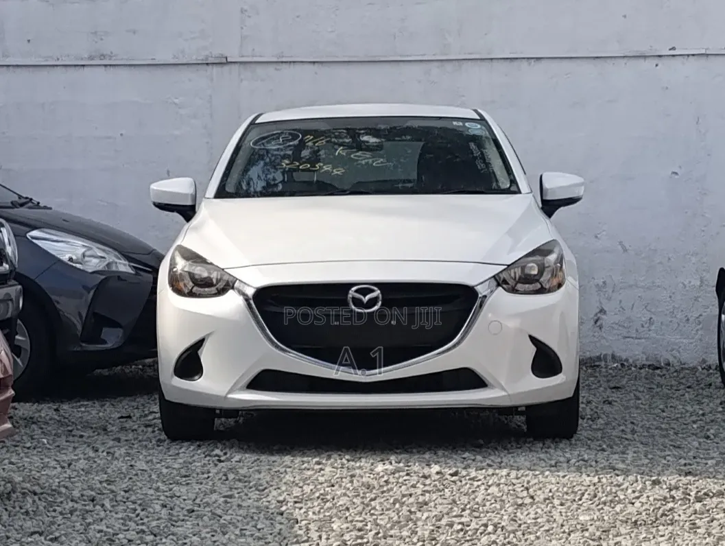 Mazda Demio 2019 Pearl