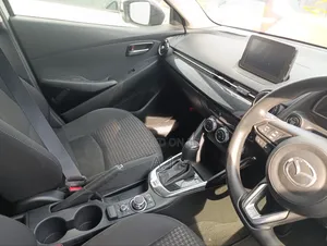 Mazda Demio 2019 Pearl