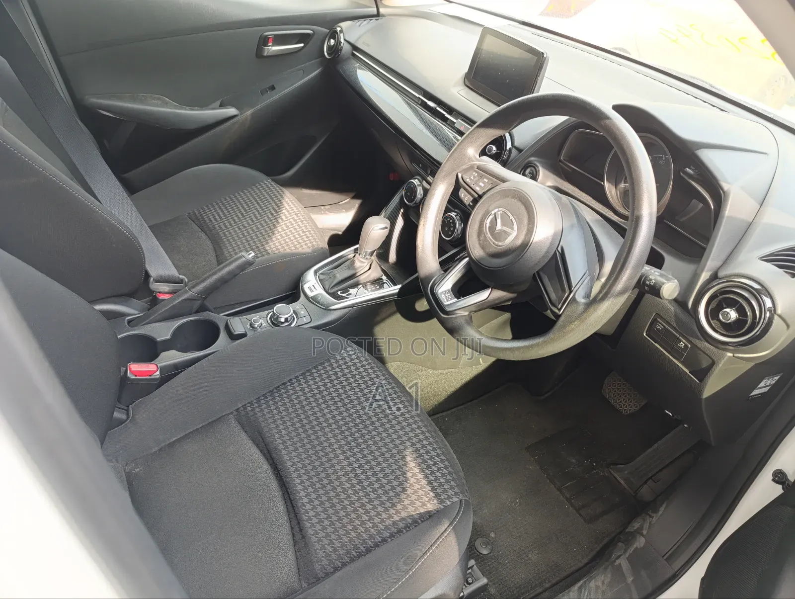 Mazda Demio 2019 Pearl