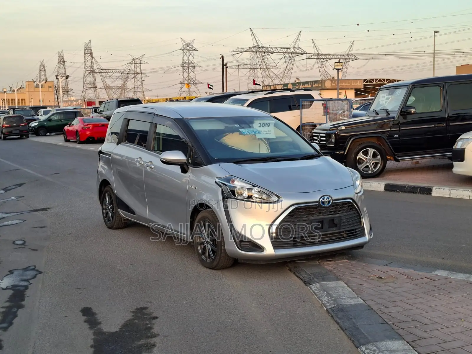 Toyota Sienta 1.5 AWD 2019 Silver