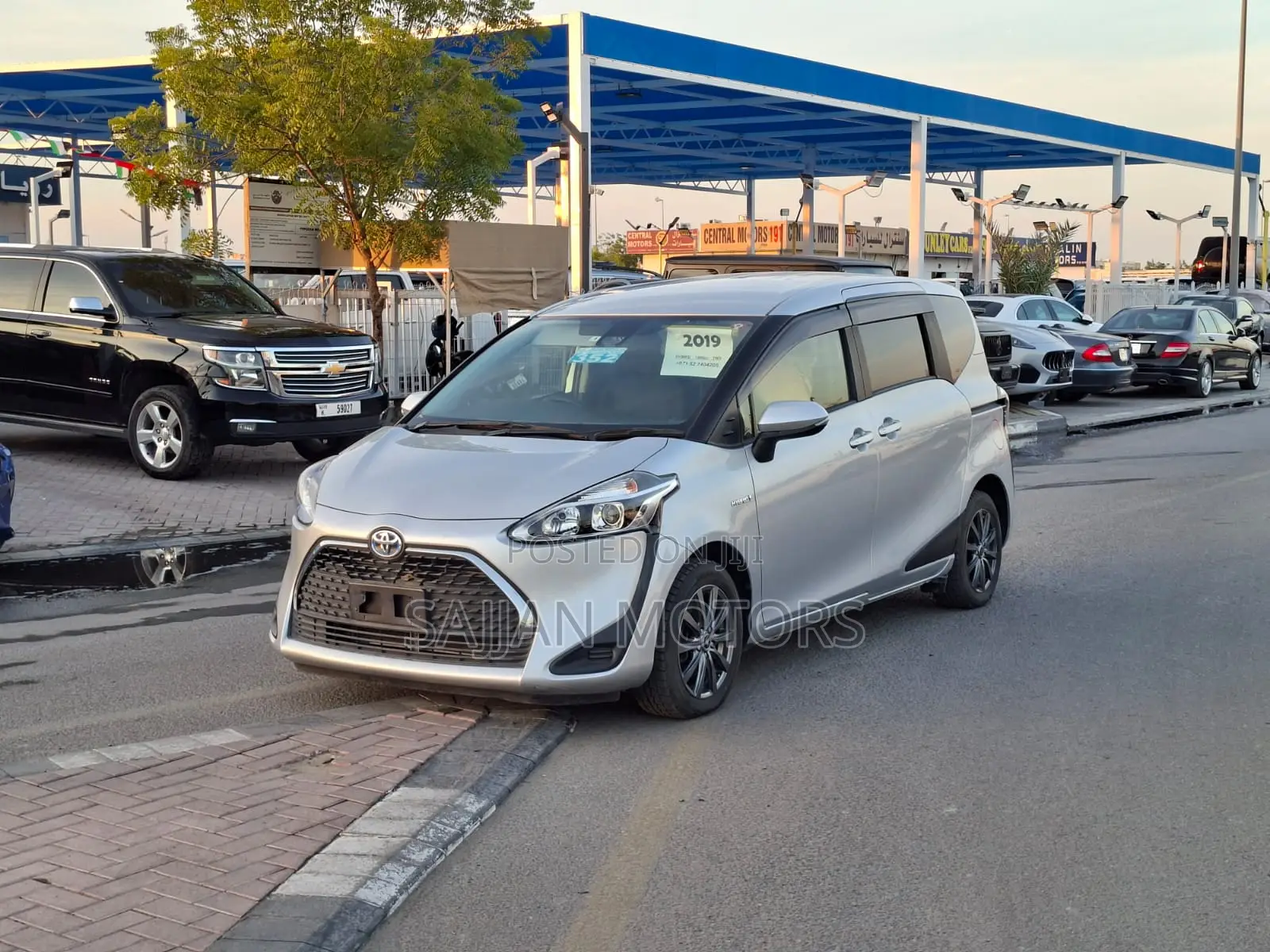 Toyota Sienta 1.5 AWD 2019 Silver