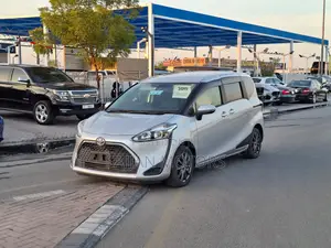 Toyota Sienta 1.5 AWD 2019 Silver