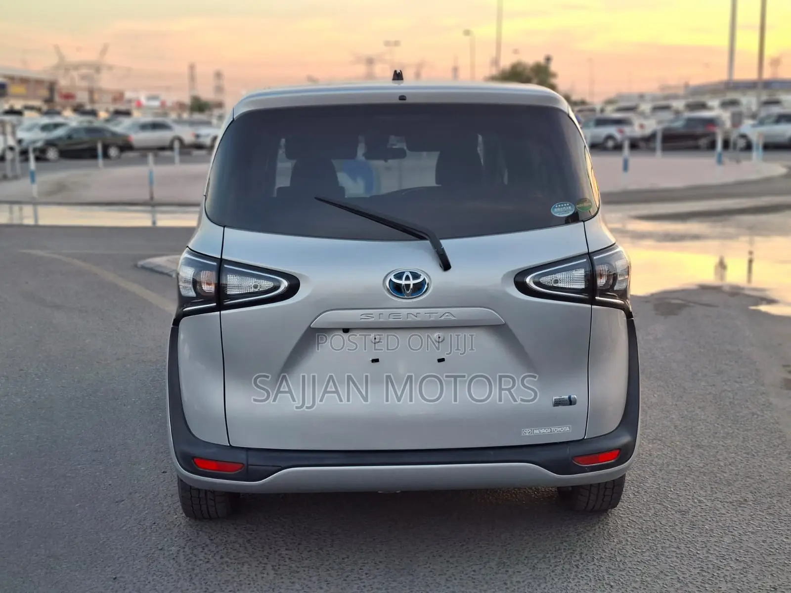 Toyota Sienta 1.5 AWD 2019 Silver