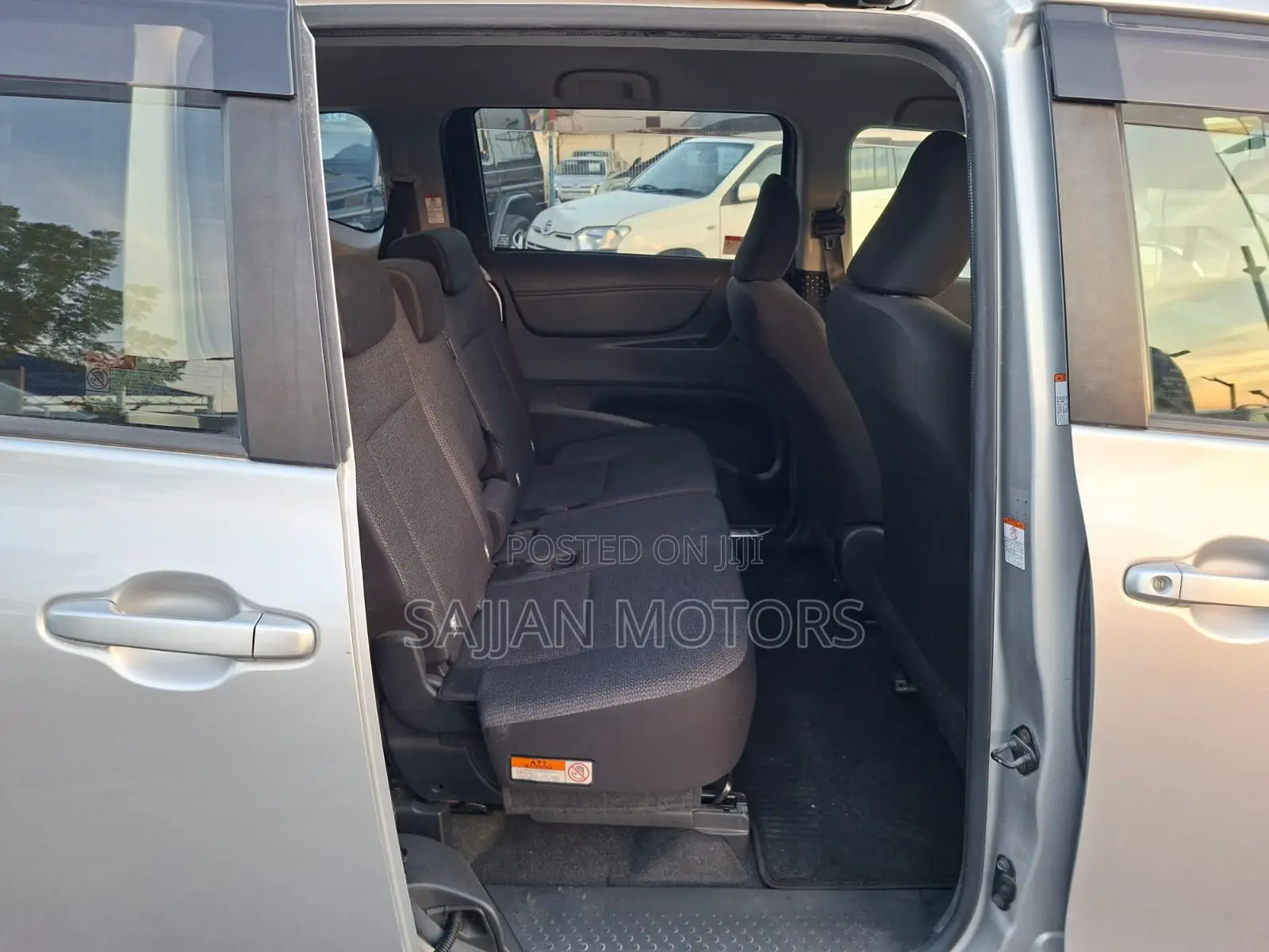 Toyota Sienta 1.5 AWD 2019 Silver