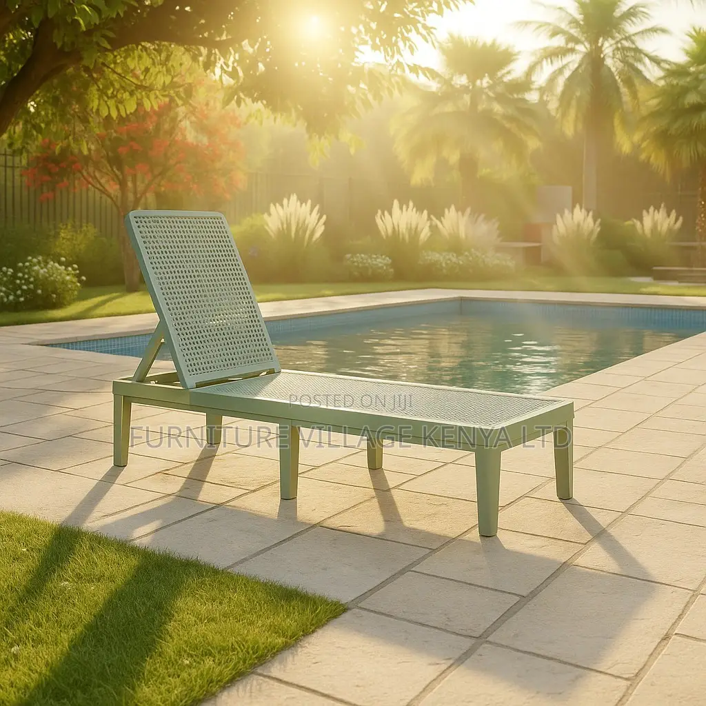 Outdoor Chair; Moder Relaxing Outdoor Chair