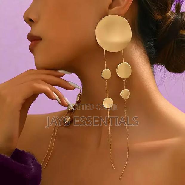 Stylish and Modern Earrings - thumbnail 5