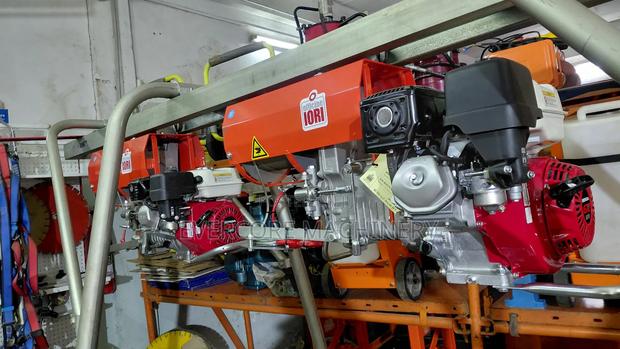 Iori Italian 1000kg Honda Powered Concrete Crane With Stand and Bucket