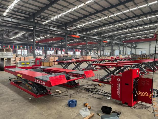 Ccommercial Big Car Scissor Lift Machine 4tonne Capacity. - thumbnail 2