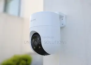 Ezviz H8c - Pan Tilt Wi-Fi Camera in 