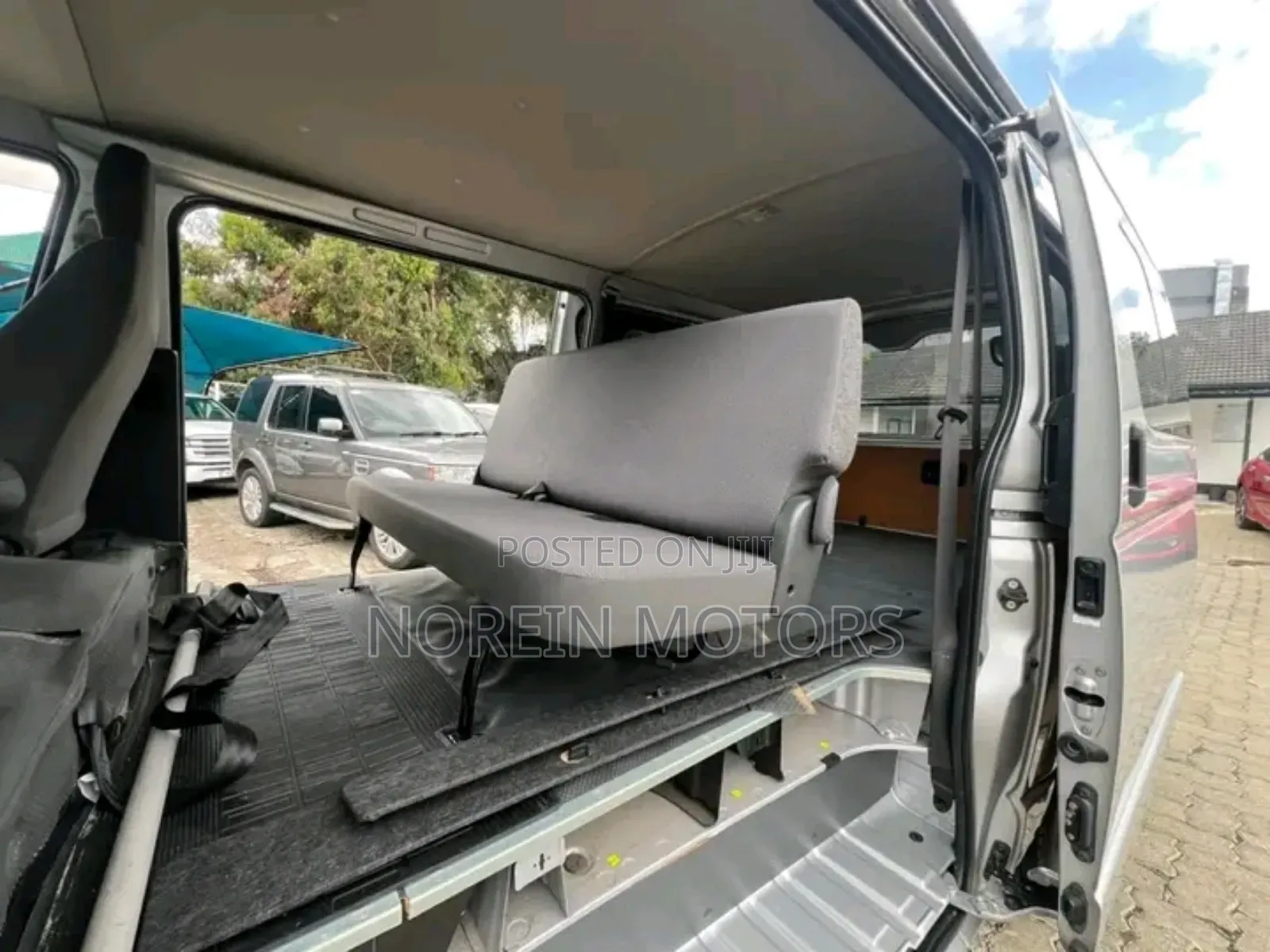 Toyota HiAce 2018 Silver