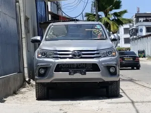 Toyota Hilux Revo Double Cab Deisel 2.4 RWD 2019 Silver