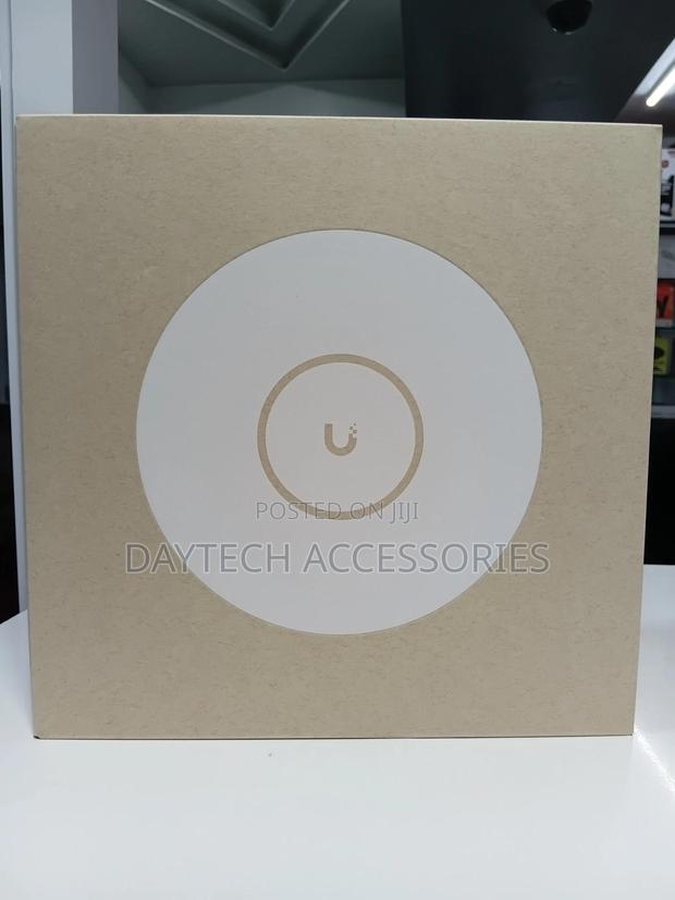 The Ubiquiti Unifi Access Point Wifi 6 Pro (U6 Pro) - White