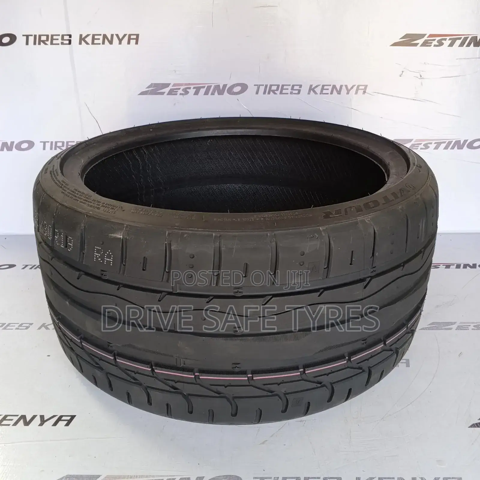 285/30 Zr19 Brand New Vtour Tyre Performance