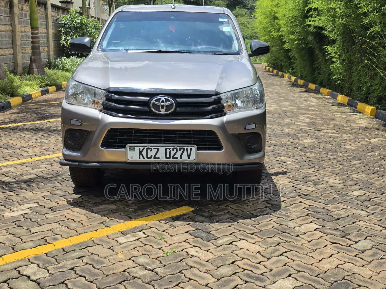 Toyota Hilux 2020 Gray