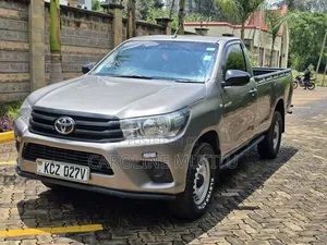 Toyota Hilux 2020 Gray