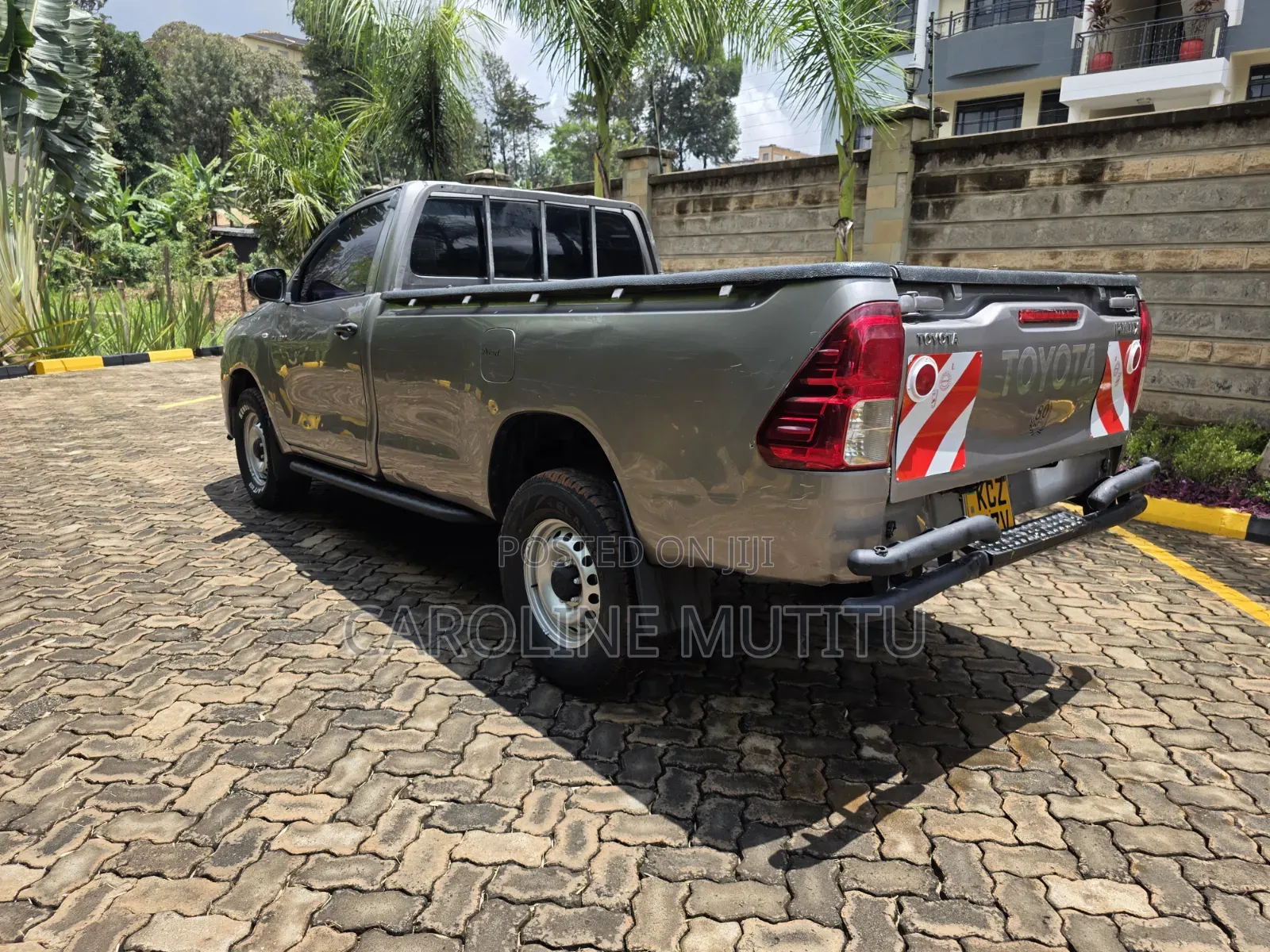 Toyota Hilux 2020 Gray