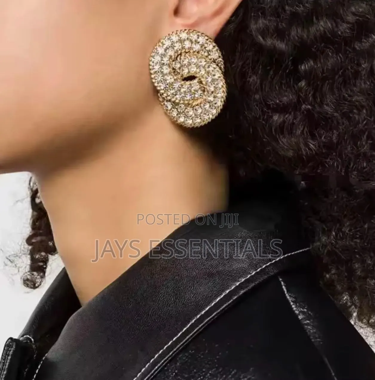 Transform Your Looks With Our Elegant and Modern Earrings