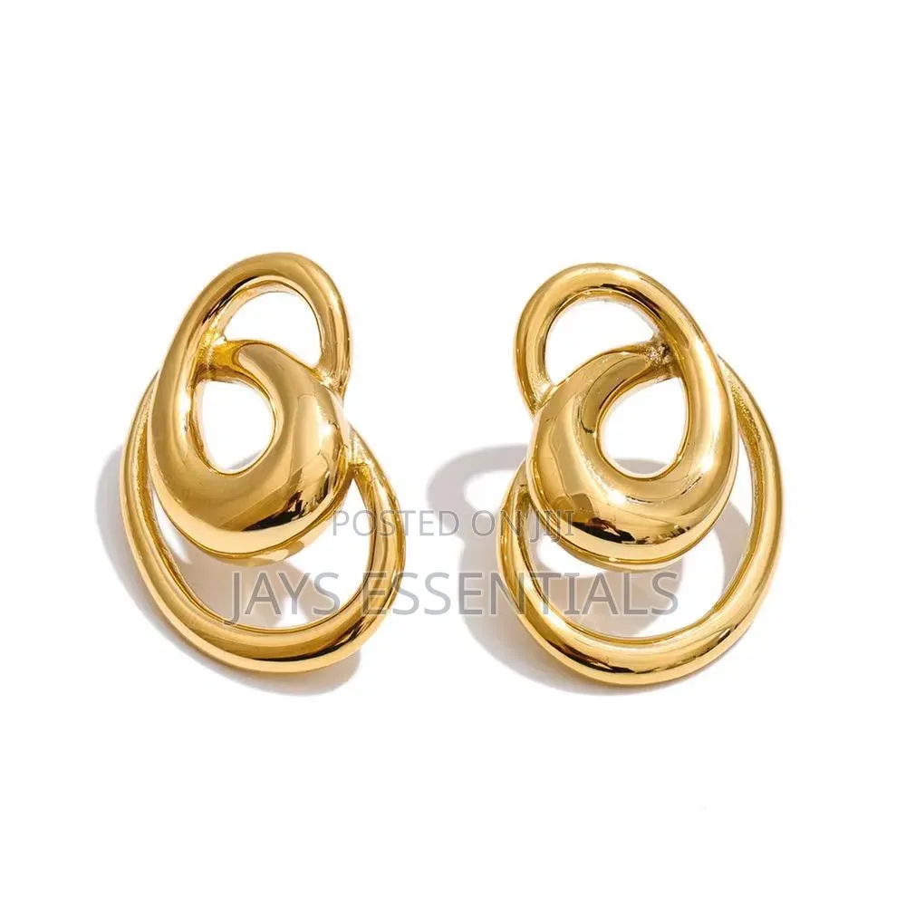 Transform Your Looks With Our Elegant and Modern Earrings