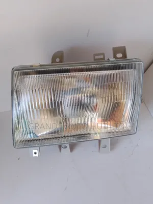 Head Lamp Left; Hyundai Hd65/72 (Genuine)