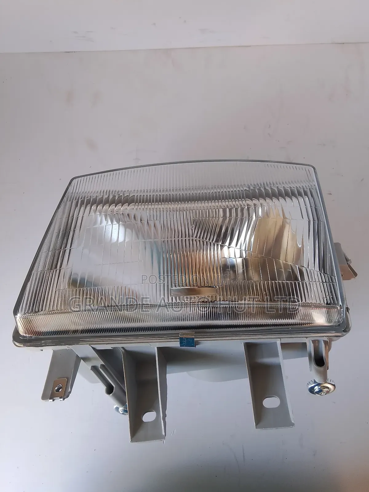 Head Lamp Left; Hyundai Hd65/72 (Genuine)