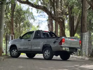 Toyota Hilux 2019 Gold