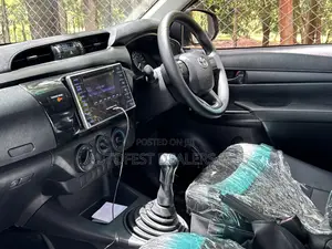 Toyota Hilux 2019 Gold