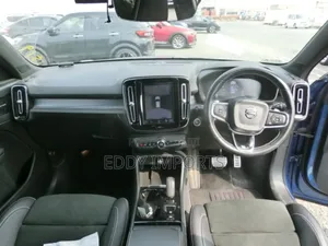 Volvo XC40 T5 Petrol AWD 2019 Blue