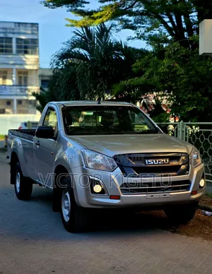 Isuzu D-MAX 2023 Gray