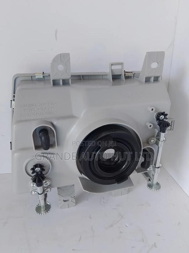 Right Head Lamp; Hyundai Hd65/72 (Genuine) - thumbnail 2