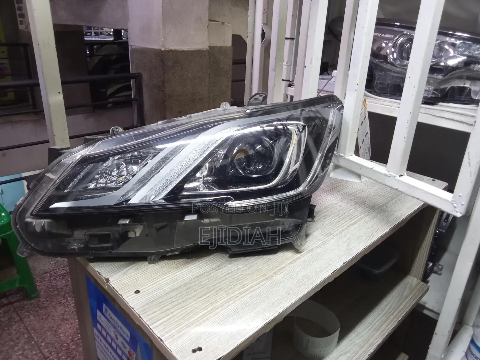 Crown 2018 Headlights