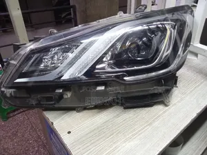Crown 2018 Headlights