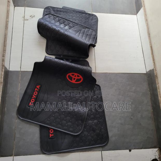 Heavy-Duty Rubber Floor Mats for Toyota Cars
