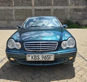 Mercedes-Benz C200 2005 Green