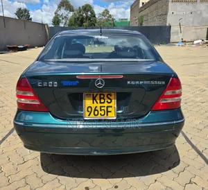 Mercedes-Benz C200 2005 Green