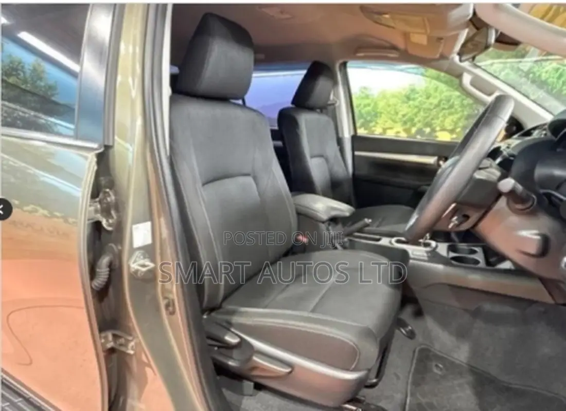 Toyota Hilux Revo Double Cab Deisel 2.4 AWD 2022