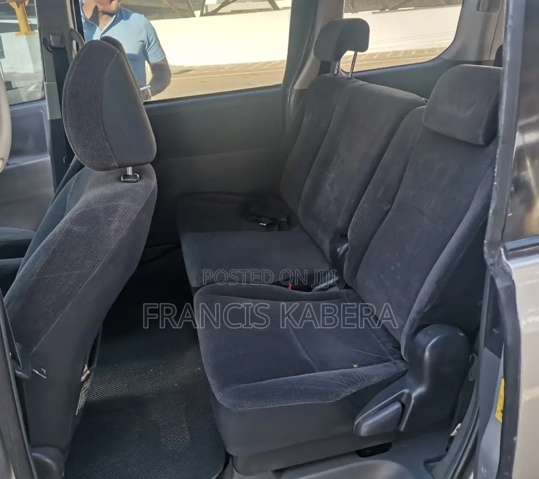 Toyota Noah 2012 Gray